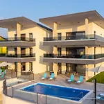 Apartmán Front In *