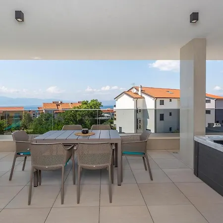Front In Apartmán *