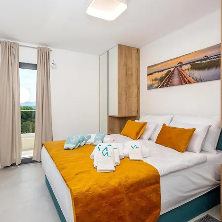 In With Jacuzzi Apartment