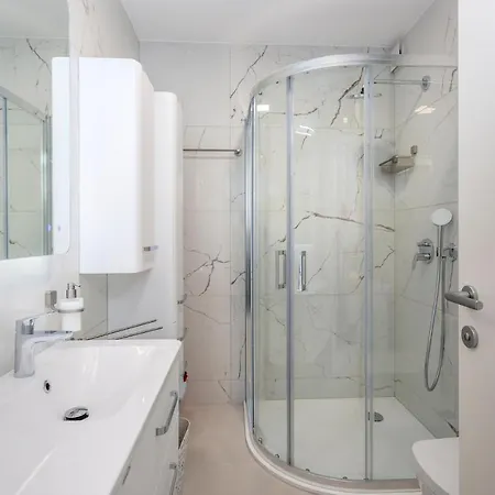 In With Jacuzzi Apartment Malinska